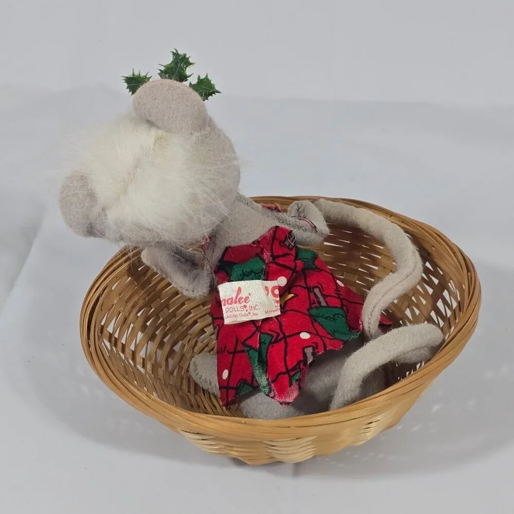 Vintage 1999 Annalee Mobilitee Christmas Mouse In Basket Holly Hat Holiday Decor - Picture 3 of 7